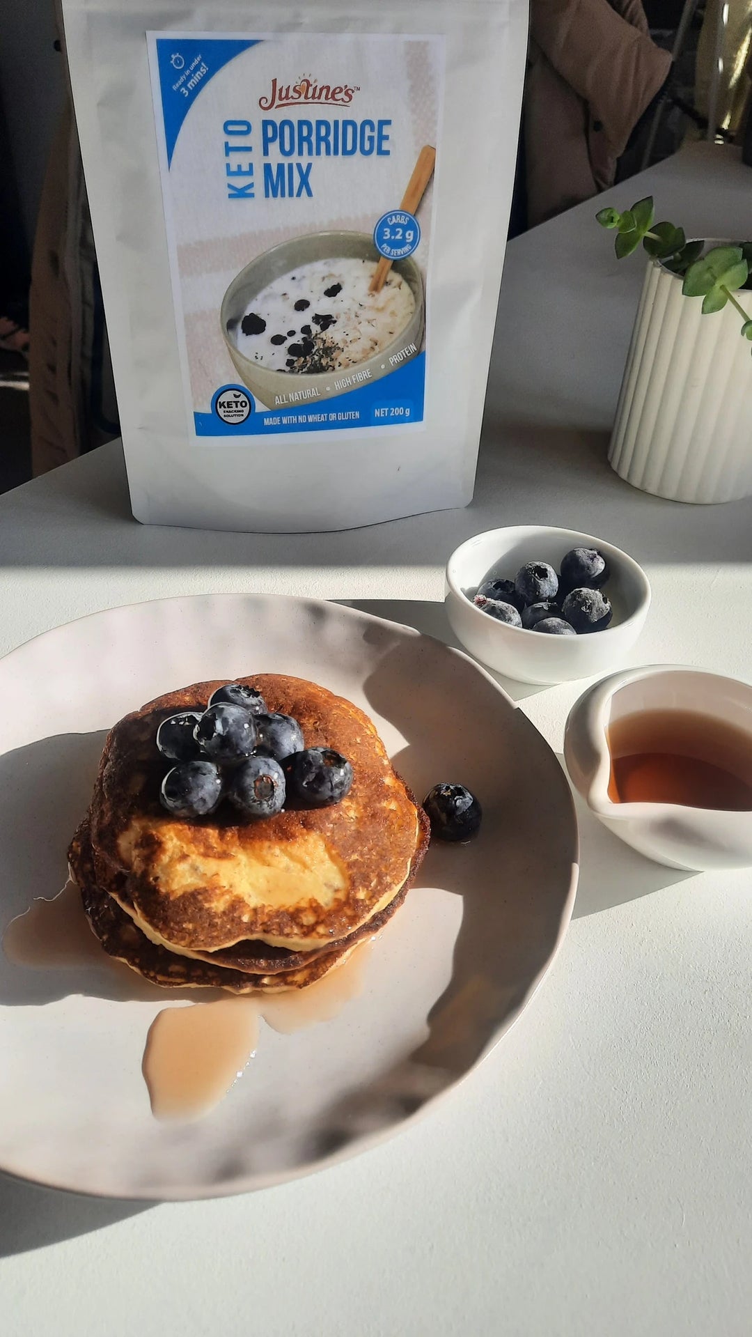 EASY KETO PANCAKES